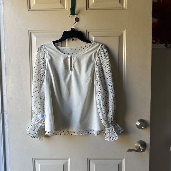 Talbots polka dots blouse. Size P/Petite Like New. - Picture 10 of 13